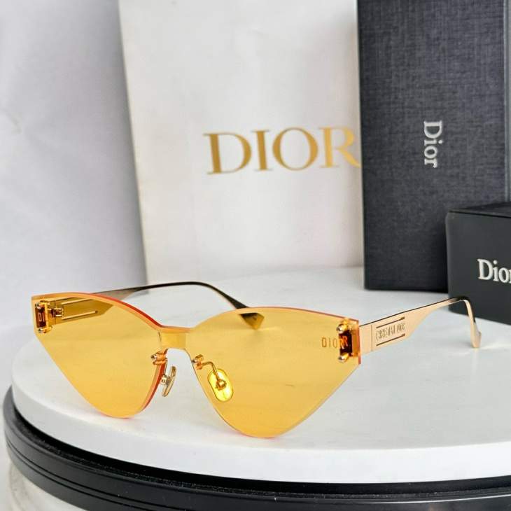 Picture of Dior Sunglasses _SKUfw79398931fw